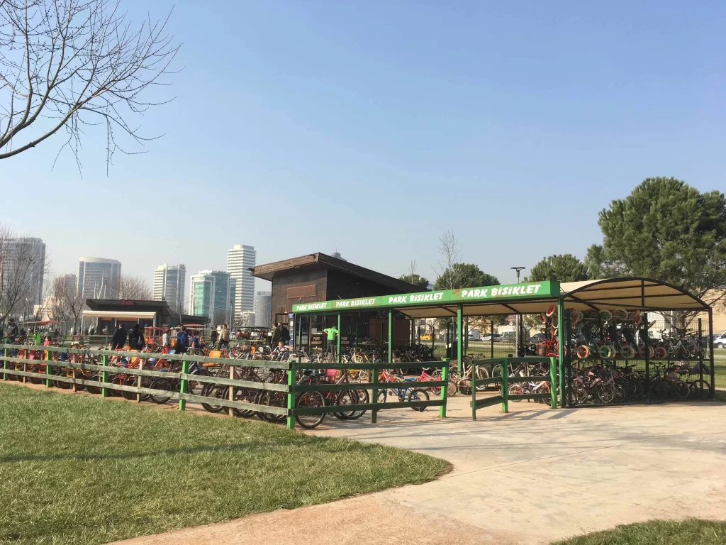 Bike rental in Hudavendigar Park in Bursa